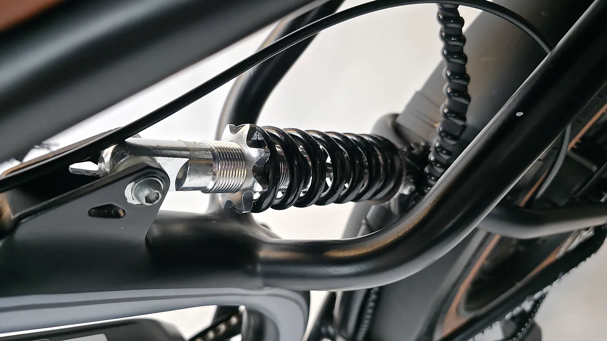 Alba Motobike orta süspansiyon